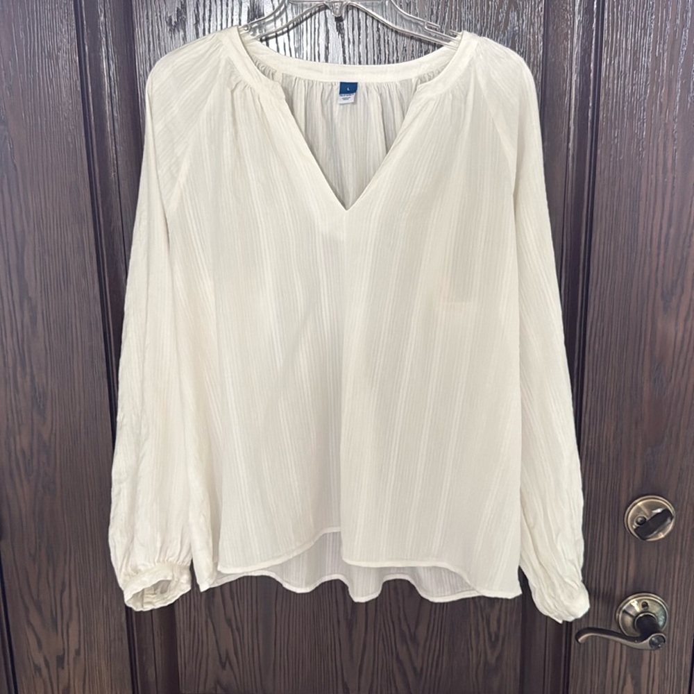 *LIKE NEW* Old Navy White Lillies Pullover Split Neck Shirred Detail Top -Size L